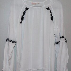 River & Rose Black and White Hi Low Top Size L